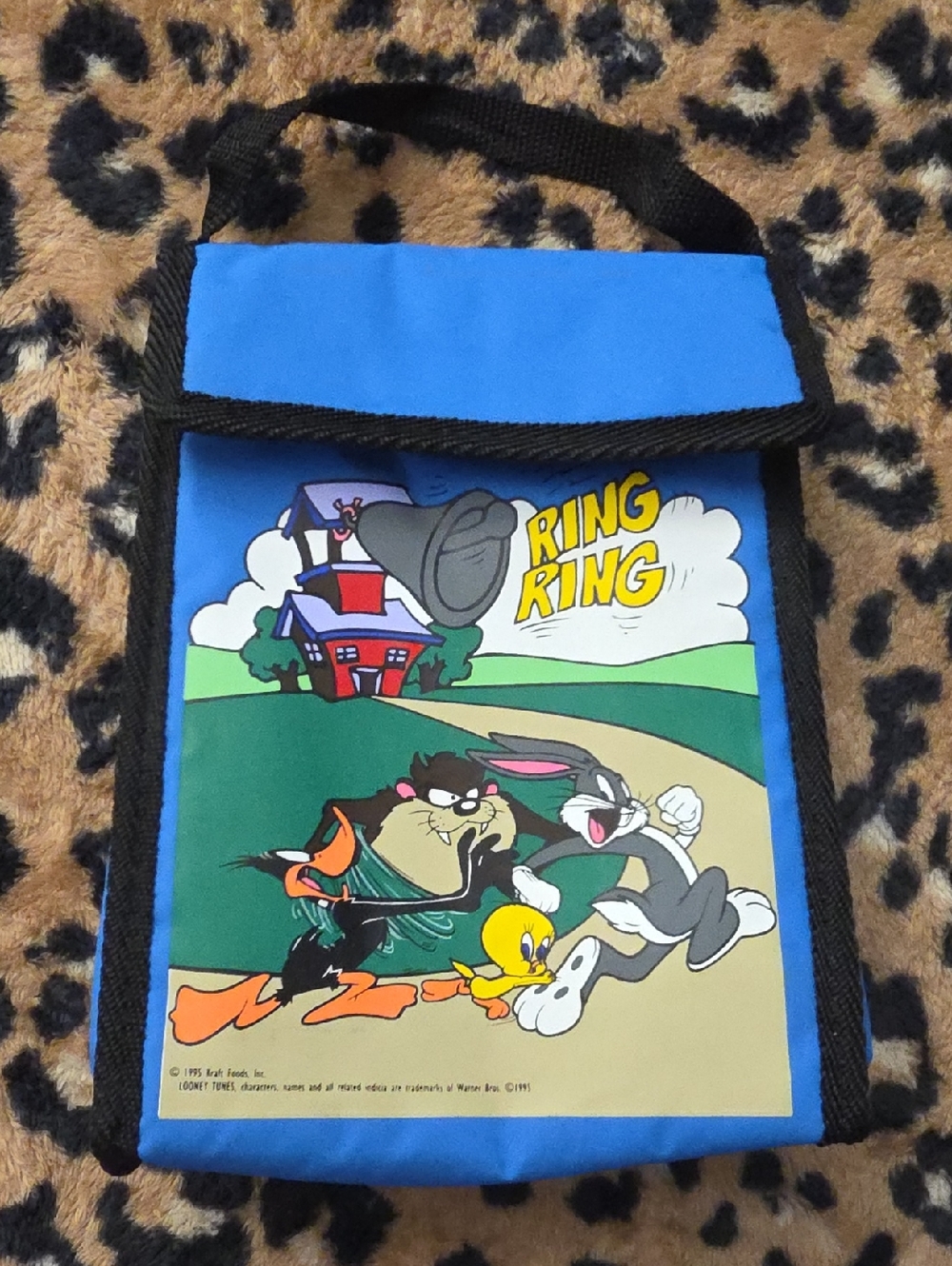 VINTAGE:  1995 Looney Tunes Soft Sided Lunch Bag 
